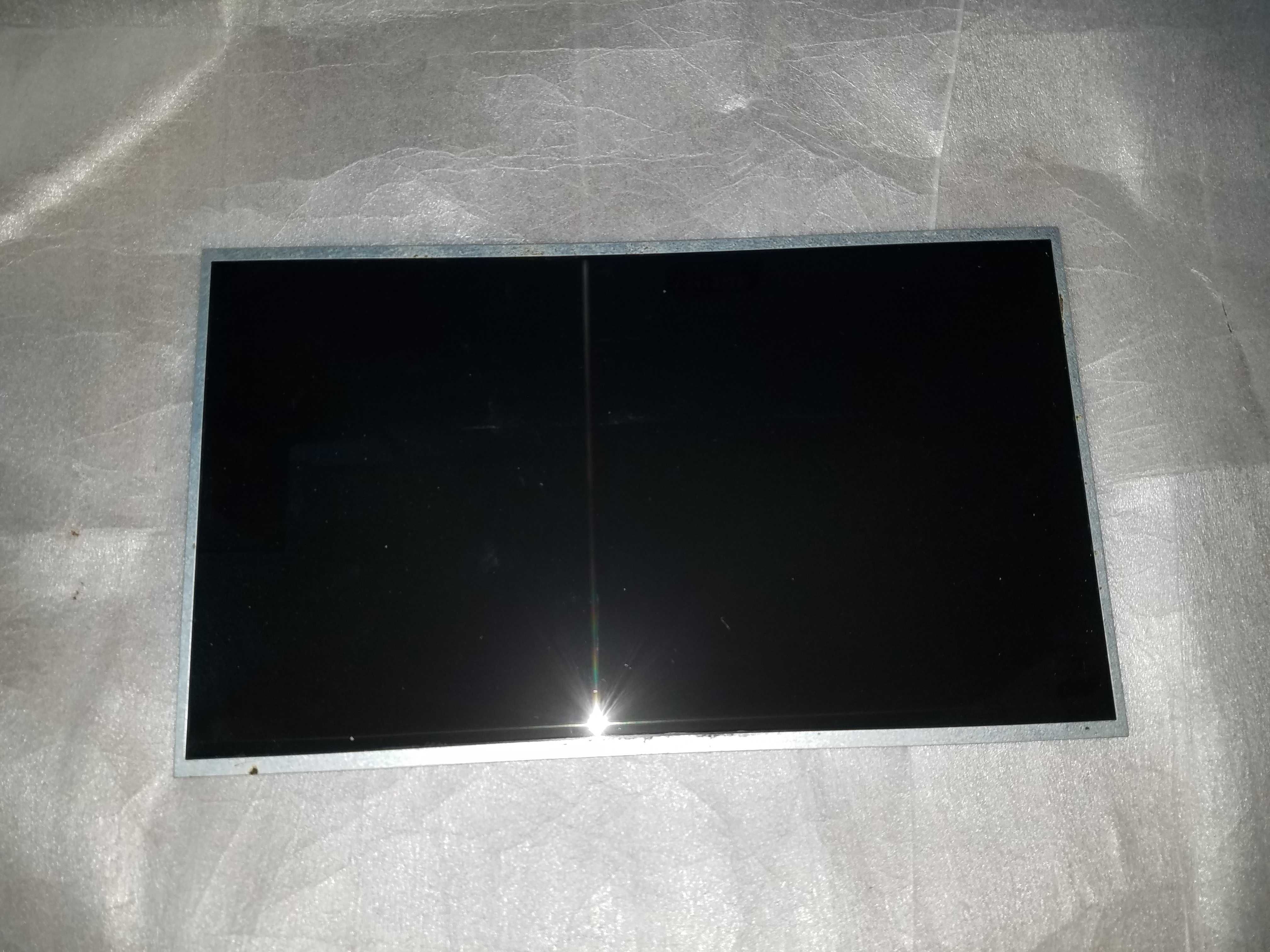 LCD матрица экран 16" HSD160PHW1 LED 40 pin правая  LTN160AT06