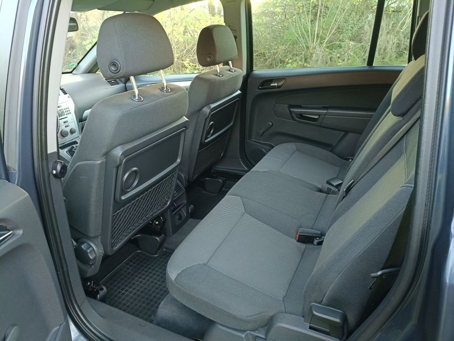 Opel Zafira B 1.8  140 KM benzyna, lpg,hak ,climatronik sprawny .