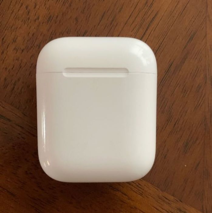 Apple AirPods Oryginalne z etui ładującym - miga dioda na zielono