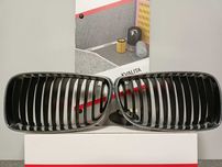 BMW 1 E81,E87,E88 Atrapa/Grill/Nerka kpl.2szt.> oryginał !!!