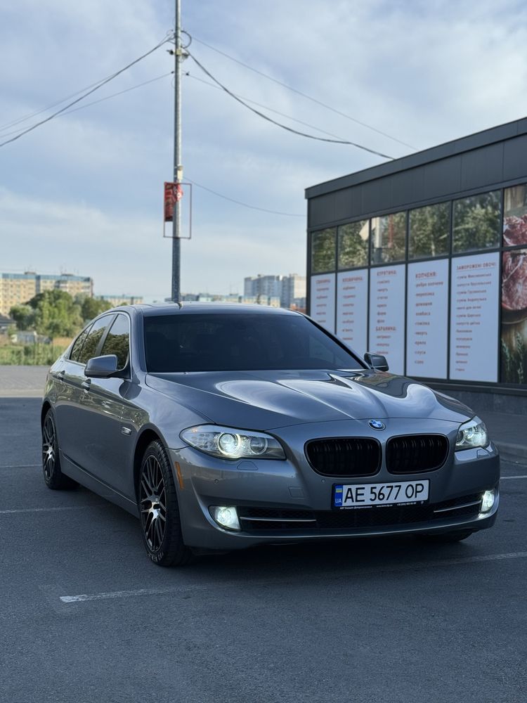 Продам BMW F10 528i