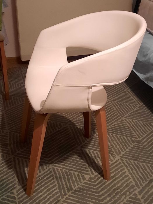 Krzesło białe ekoskóra wygodne stabilne  Actona Luna Omega Nova-9