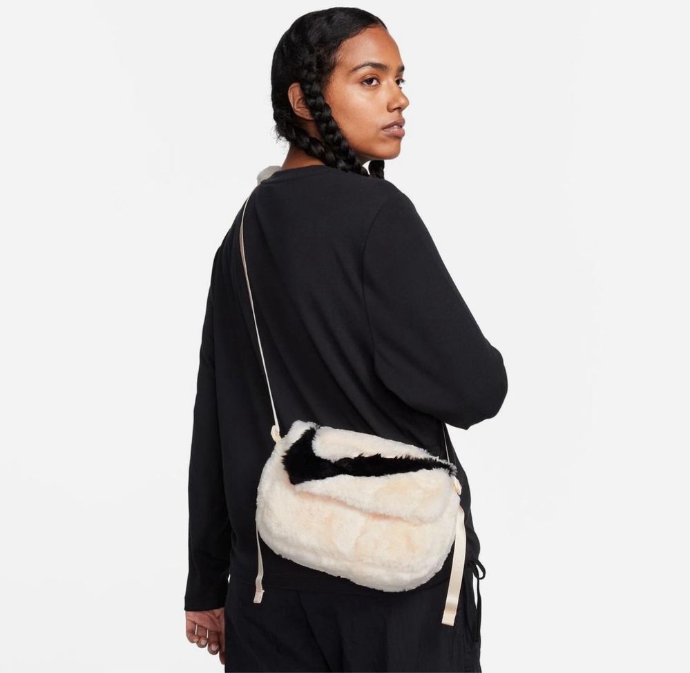сумка Nike Futura 365 Faux Fur Crossbody Bag