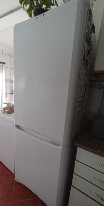 Combinado Frigorífico Indesit