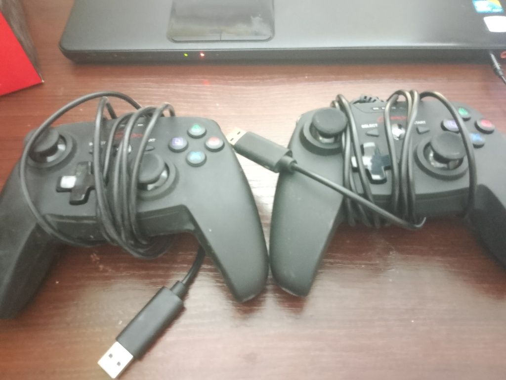 Genesis PS8 gamepad 2szt polecam !