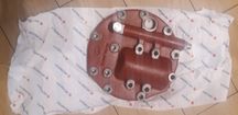 Pokrywa z wyjściem do zew hydrauliki, podstawa pompy podnośnika Ursus
