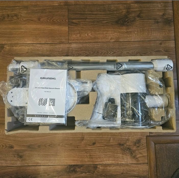 Odkurzacz bezprzewodowy Grundig VCP3330L z turboszczotką LED