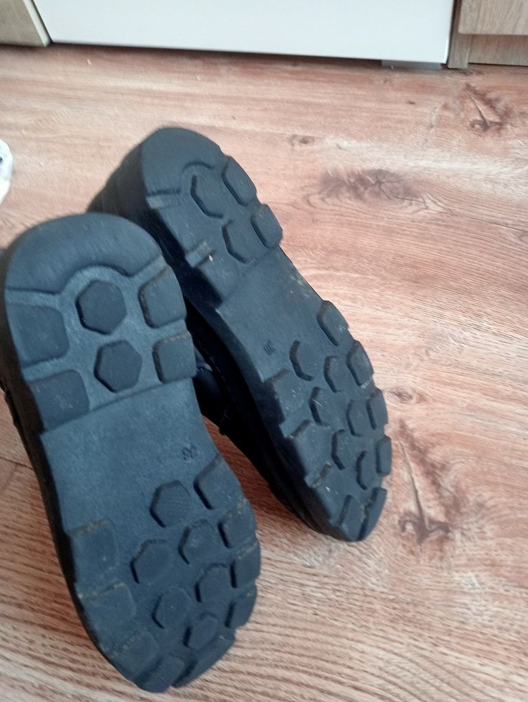 Reserved botki z elastyczną cholewka i na zamek r 36