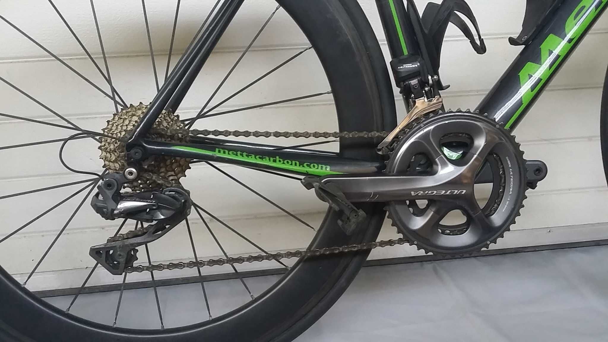 Bicicleta corrida Metta Shimano Ultegra Di2 carbono