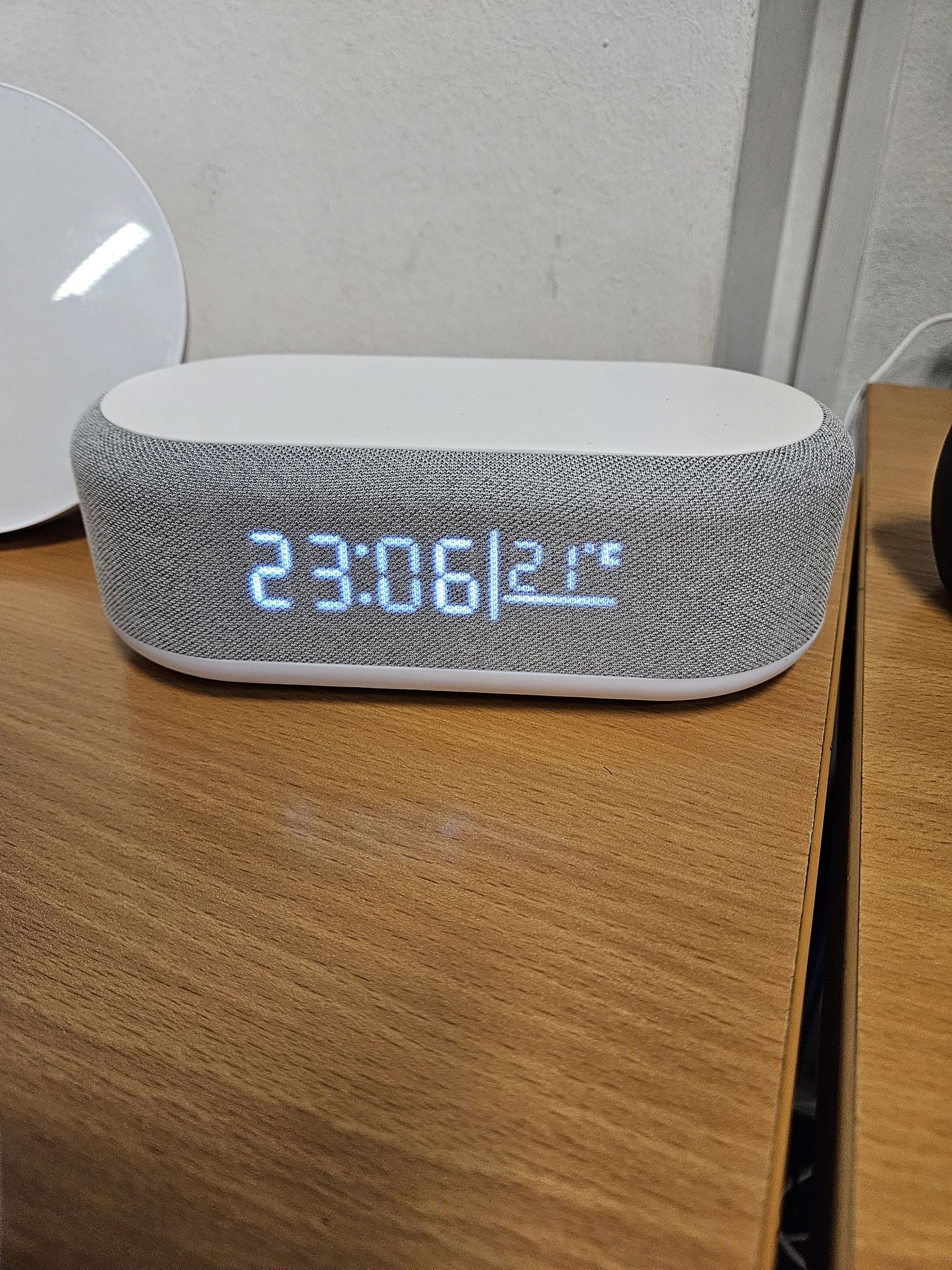 Ładowarka bezprzewodowa budzik lampka 4 w 1