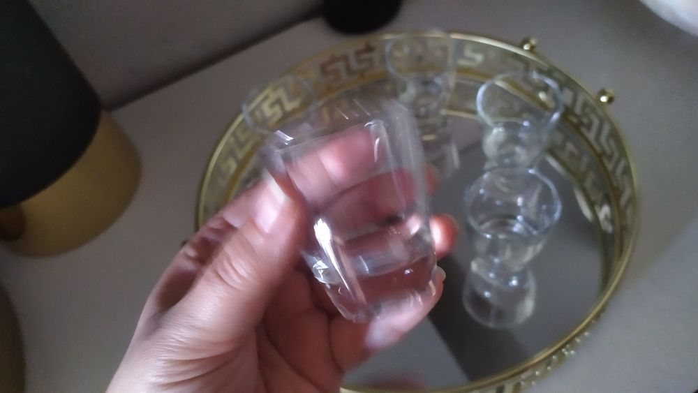 Coleção antiga de 6 copos pequenos