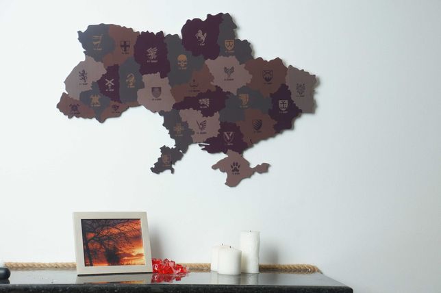 Військова карта України виконана на дереві