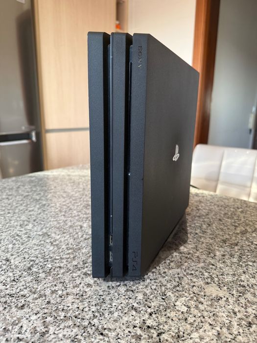 PlayStation 4 Pro1ТВ