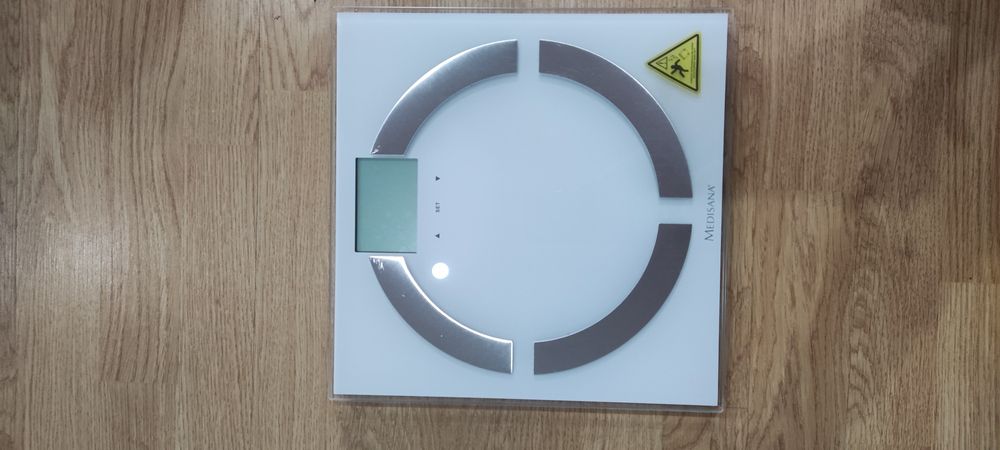 Balança digital análise corporal 
Faz análise corporal IMC medindo gor