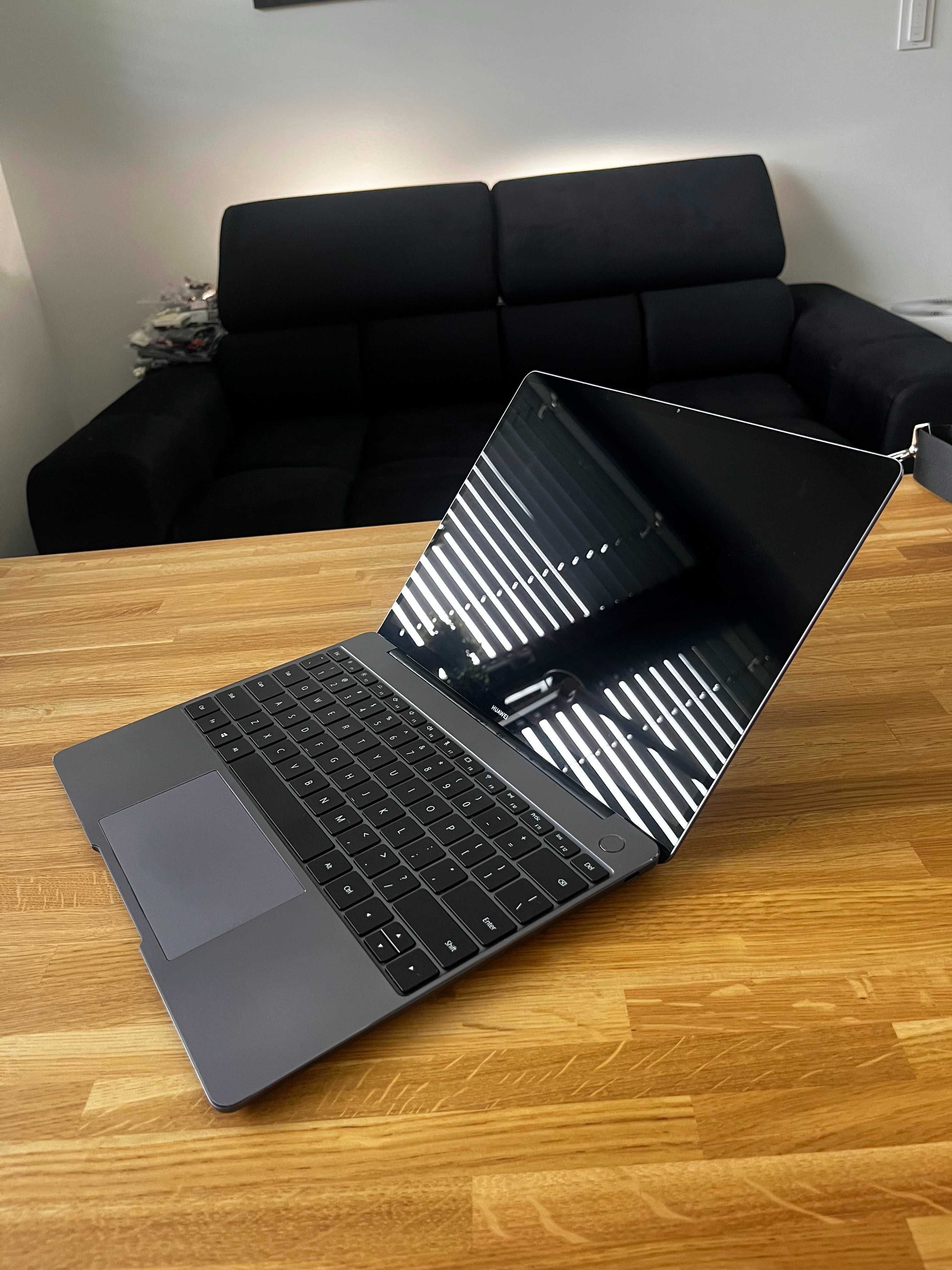 Huawei MateBook 13 (WRT-W19) - Intel i5-8265U / 256 GB SSD / 8GB RAM