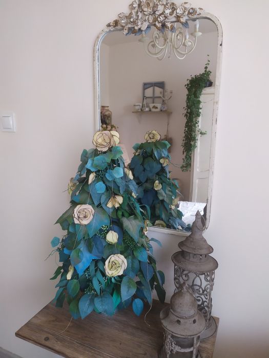 Wyjątkowe drzewko świąteczne, choinka, dekoracja, ozdoba, kwiaty