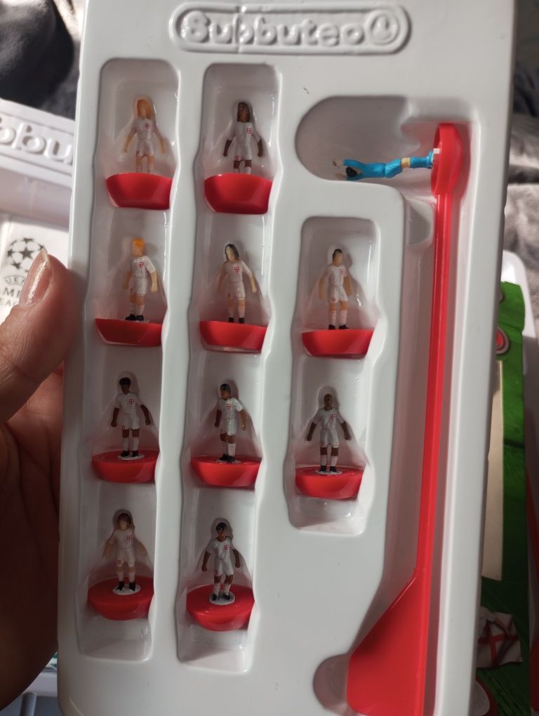 Игра настольная футбол Subbuteo +  сборная Англии +подарок