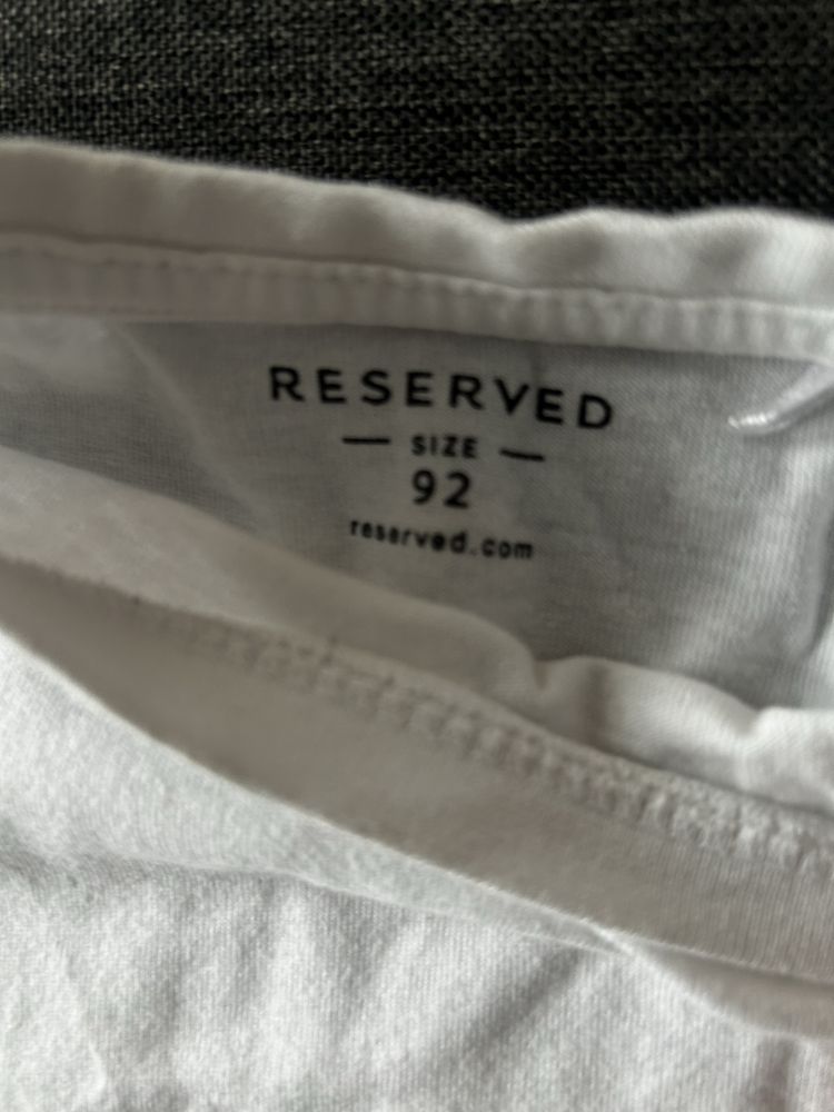 Biały tshirt reserved