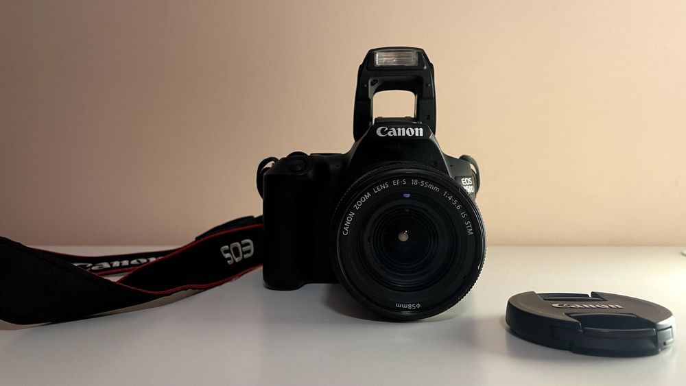 Kit Máquina Fotográfica CANON EOS 250D em EXCELENTE ESTADO