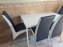 Mesa e 4 cadeiras