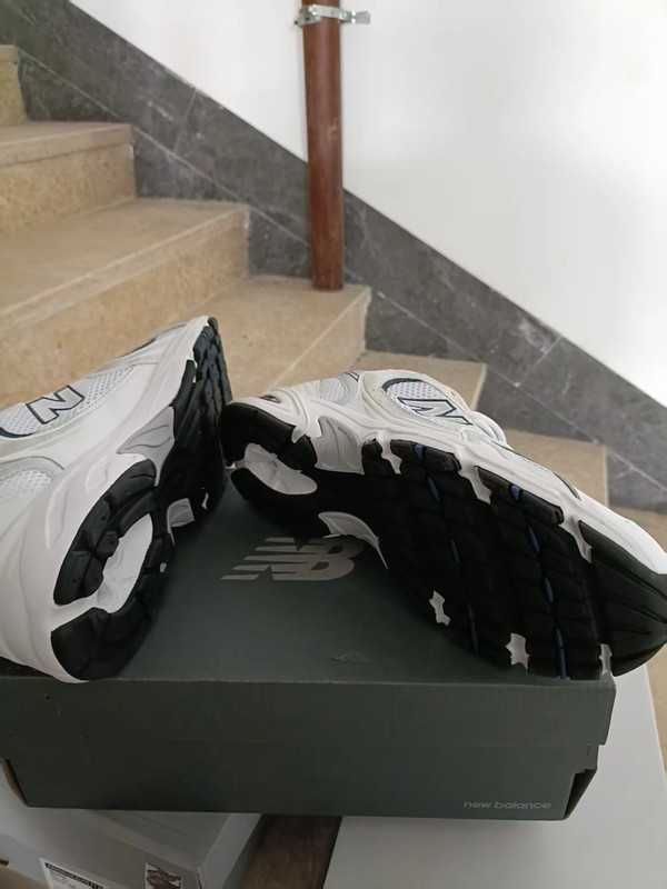 530NB/white DamskieNewBalance530UnisexTrampki rozmiar. 45