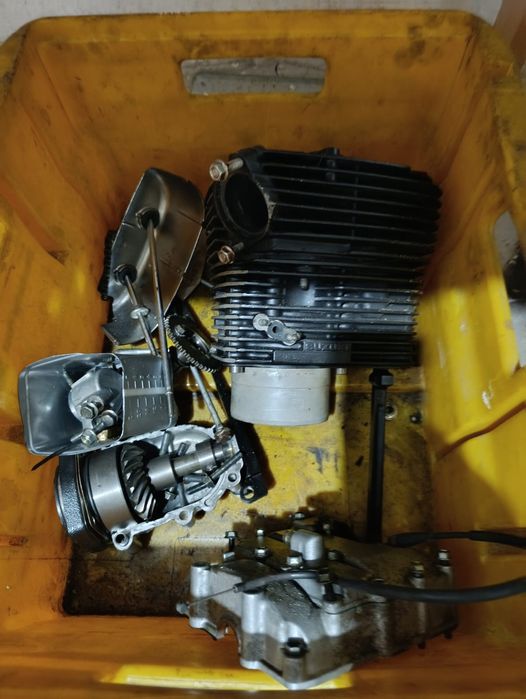 Suzuki Intruder 1500 c90  na części