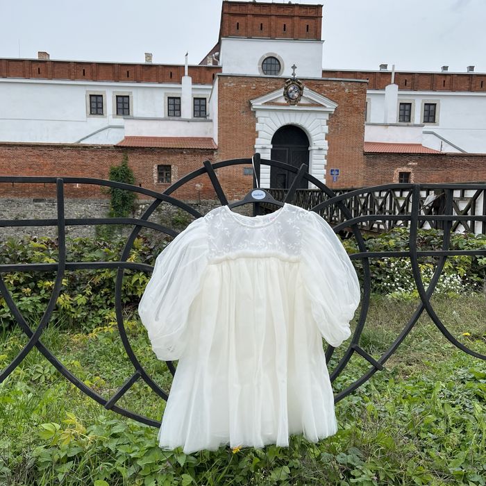 Біла святкова сукня для дівчинки на день народження