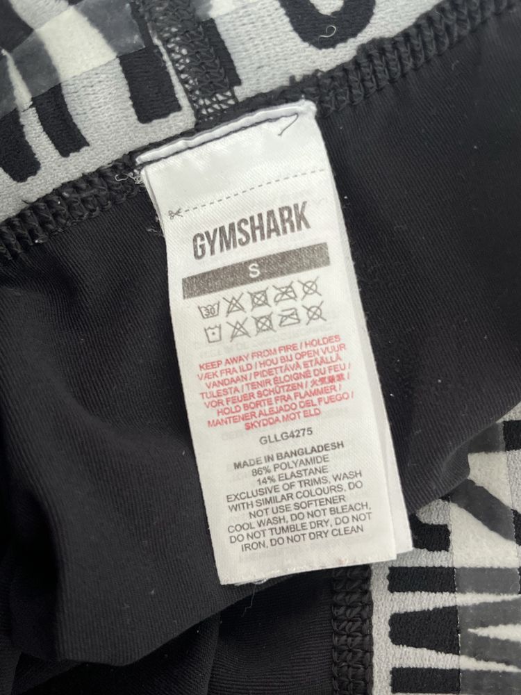 Czarne legginsy sportowe gymshark s siłownia fitness pilates