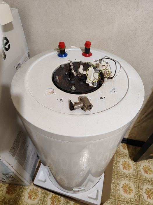 Водонагреватель на запчасти