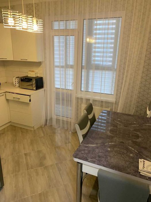 Двокімна з ремонтом. Жукова, зупинка Радужний