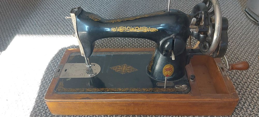 stara rosyjska maszyna do szycia Tim3 na korbkę , nowa niższa cena