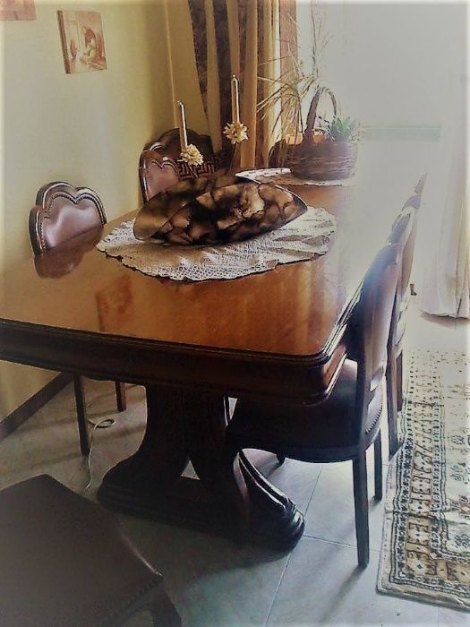 mesa de refeição Castanho maciço + cadeiras forradas a pele