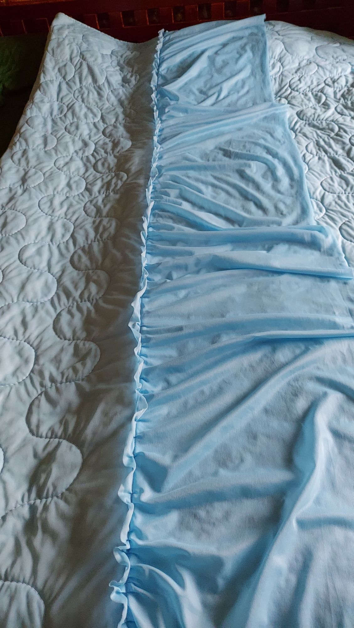 Kapa narzuta pikowana na łóżko