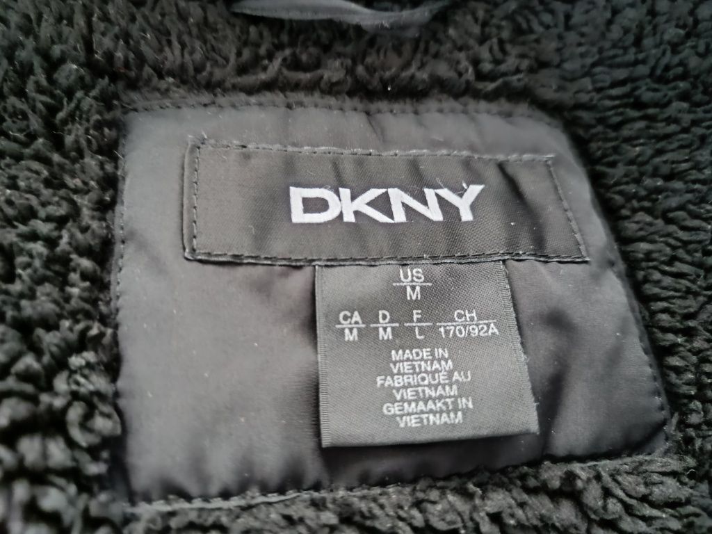 Kurtka ciepła z dużym kapturem DKNY