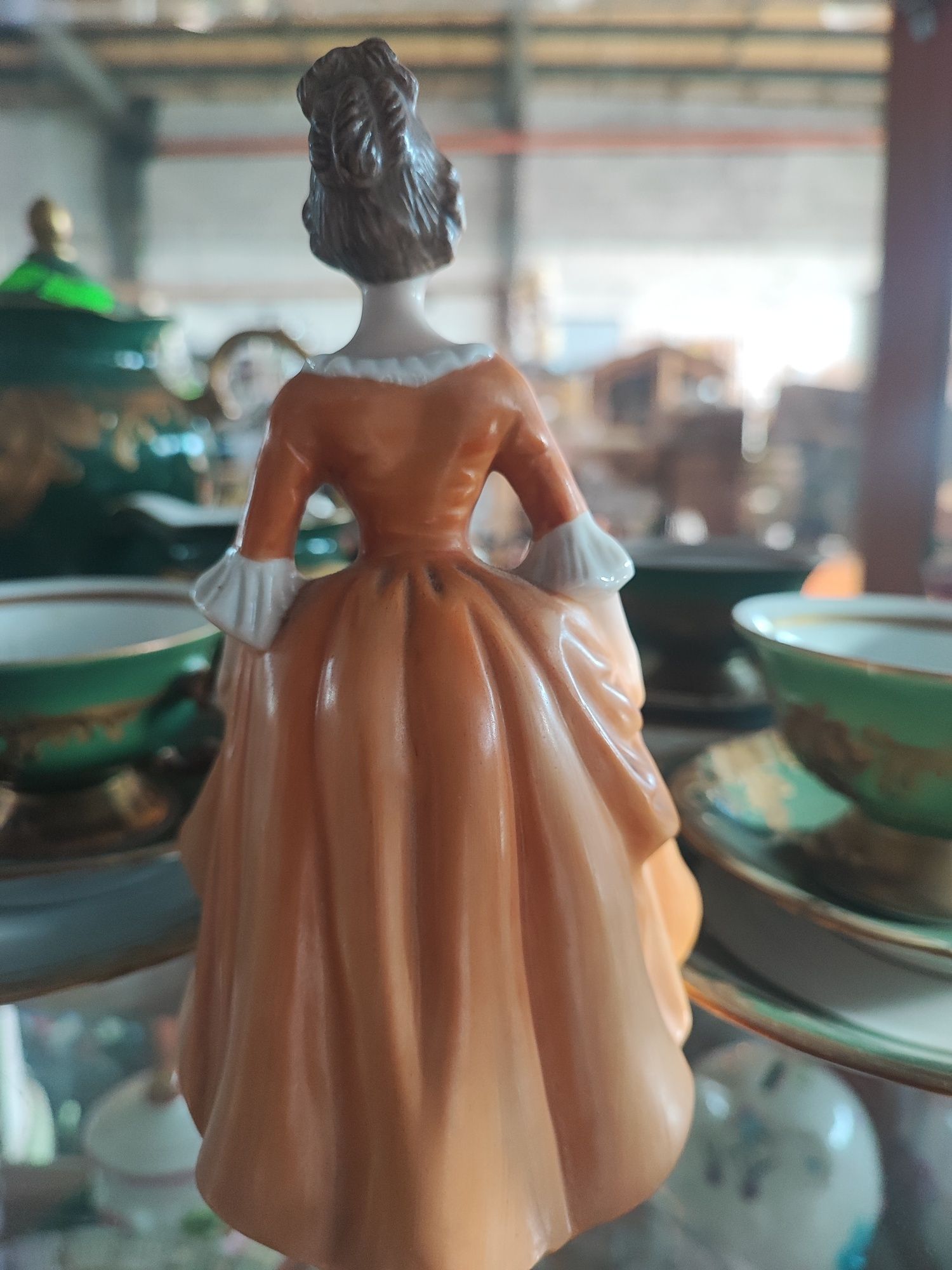 Vintage.Figurka porcelana statuetka DAMA  Alfretto of London .Sygnowan