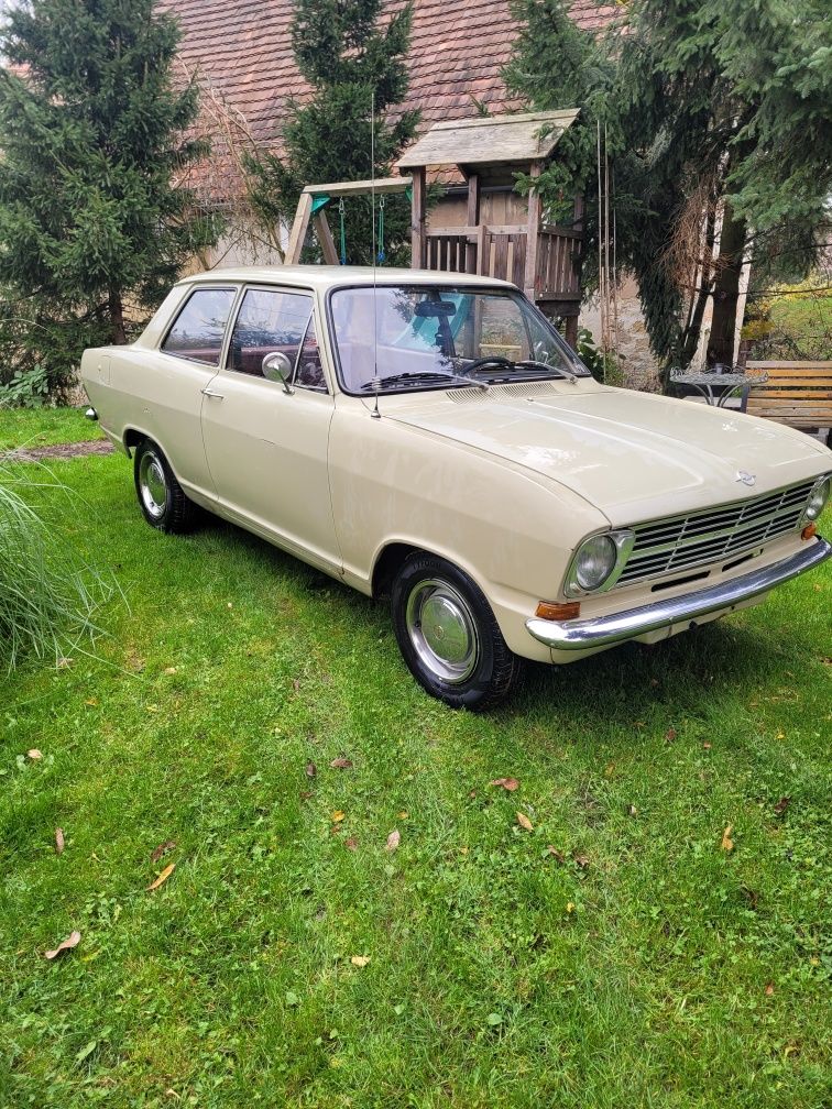 Opel kadet karoseria jak dzwon zdrowa 1971 rocznik  na chodzie