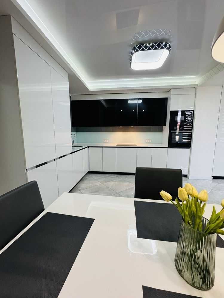 ЦЕНТР! Продаж 3 кімнатної квартири  SOVA ID:26738