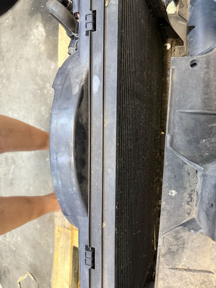 Pas przedni chłodnice Volvo S40 V50 C30 C70 II 2.4 Benzyna