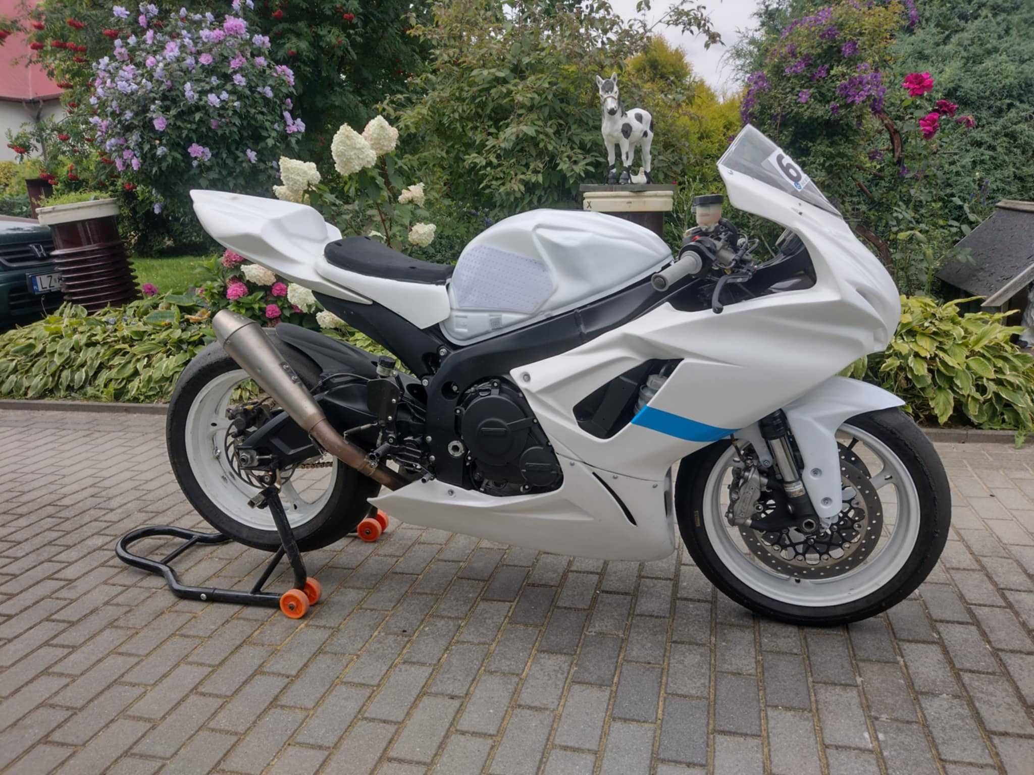Suzuki GSXR 600 L5 2015 Ohlins tor torowka torowanie r6 zx6r