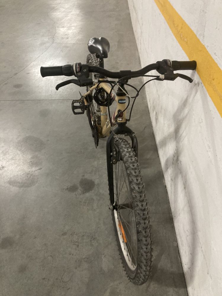 Bicicleta para criança em bom estado tudo a funcionar na perfeição