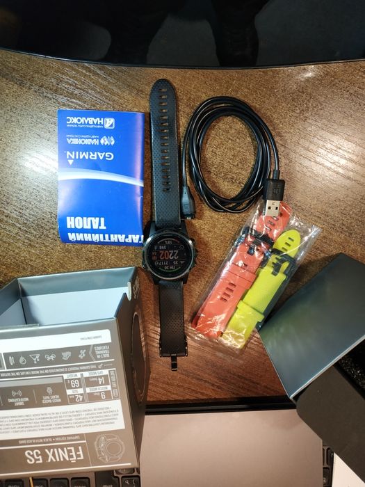Garmin Fenix 5s sapphire edition + 2 оригінальні  ремінці