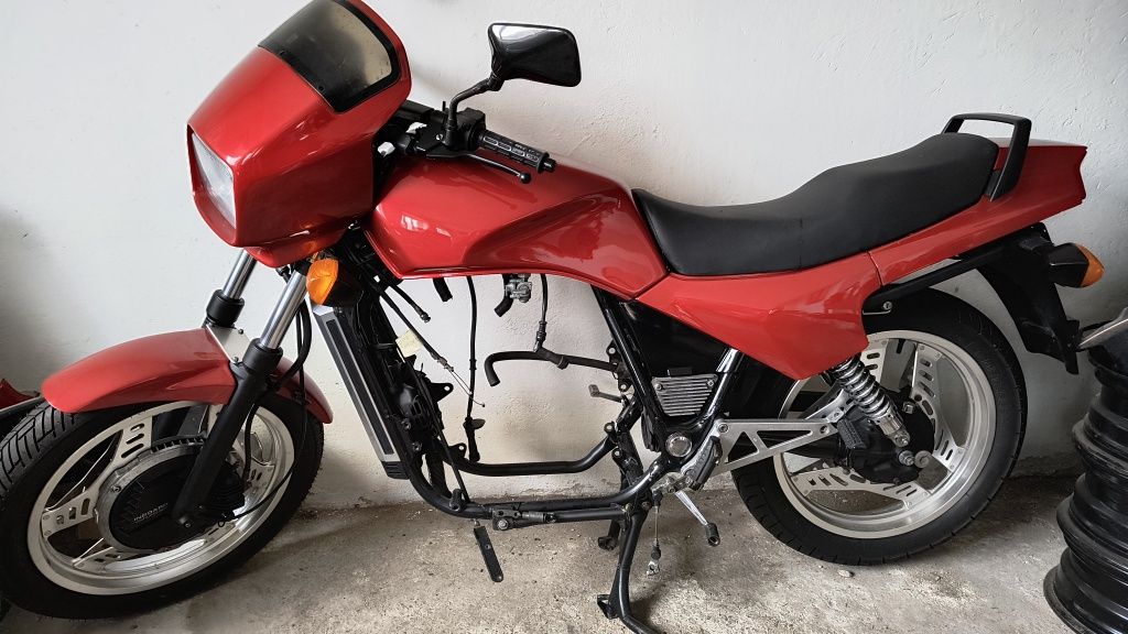 3 Motocykle Honda VT500E