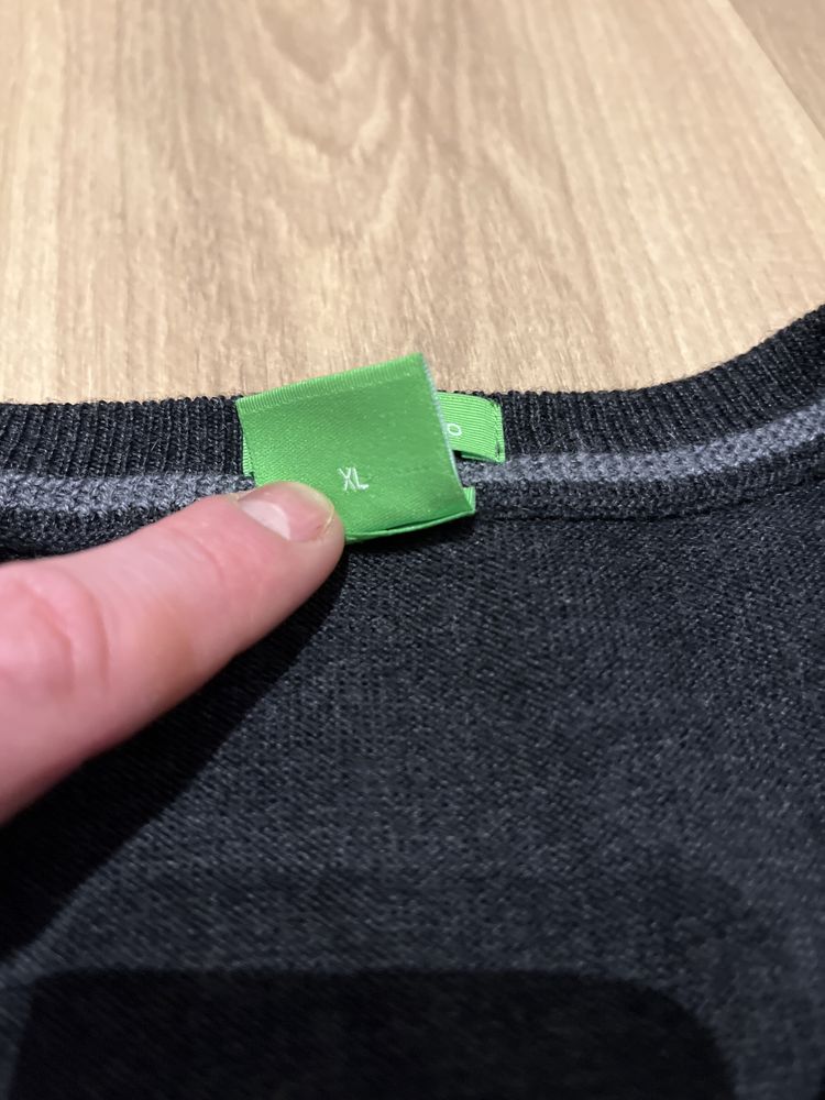 Sprzedam męski sweter bawełniany Hugo Boss XL stan bdb.