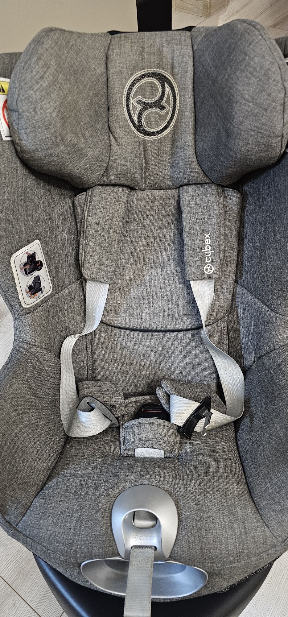 Fotelik Cybex Sirona Z+ i-size Platinum z bazą obrotową