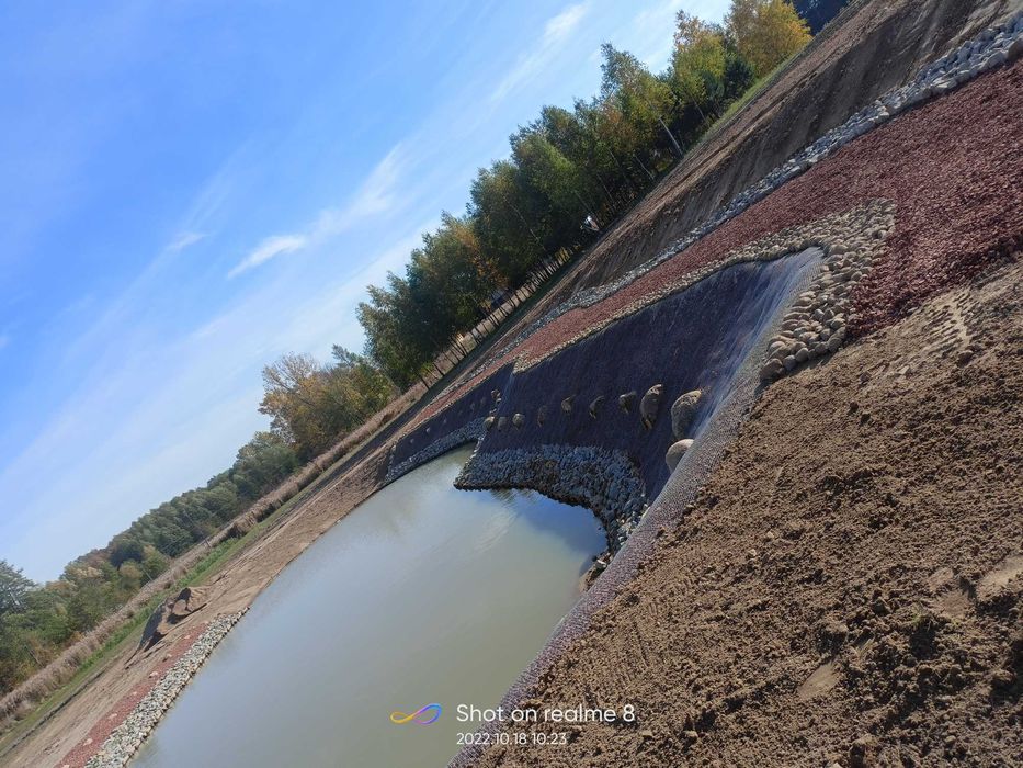 Kopanie stawów faszynowanie brzegów  melioracja  budowa pomostów