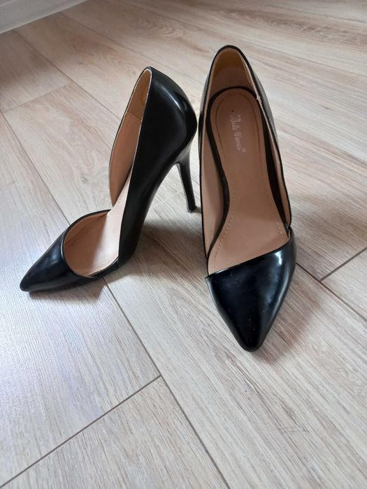 Czarne szpilki r. 38