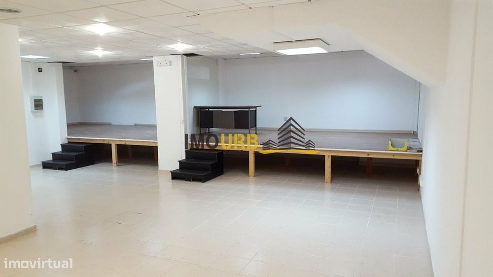 Cave Ampla / Armazém / Garagem