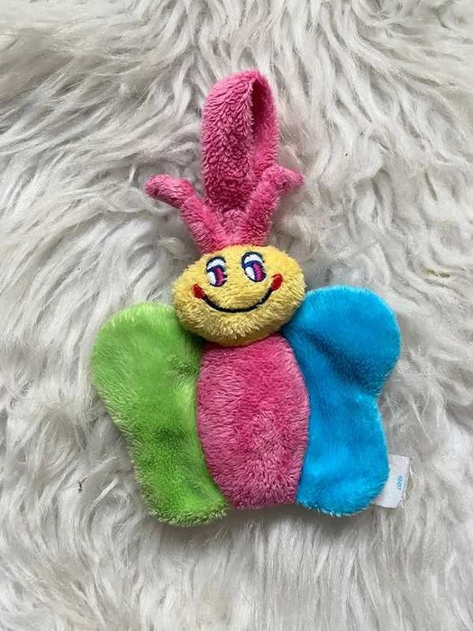 Mała miękka zabawka do wózeczka motylek Bellino