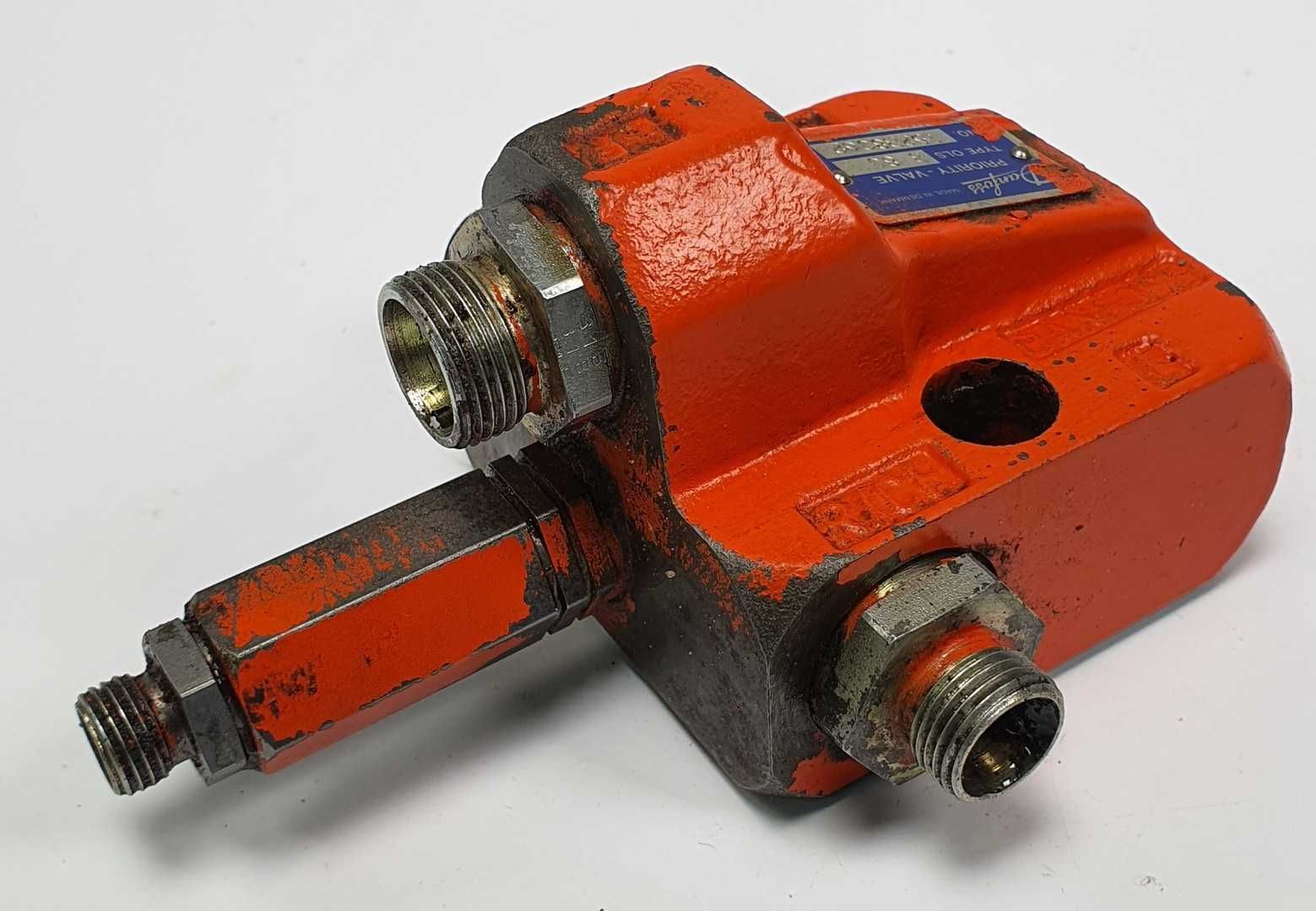 Zawór priorytetowy hydrauliczny Danfoss OLS B80 Schaeff SKL 831