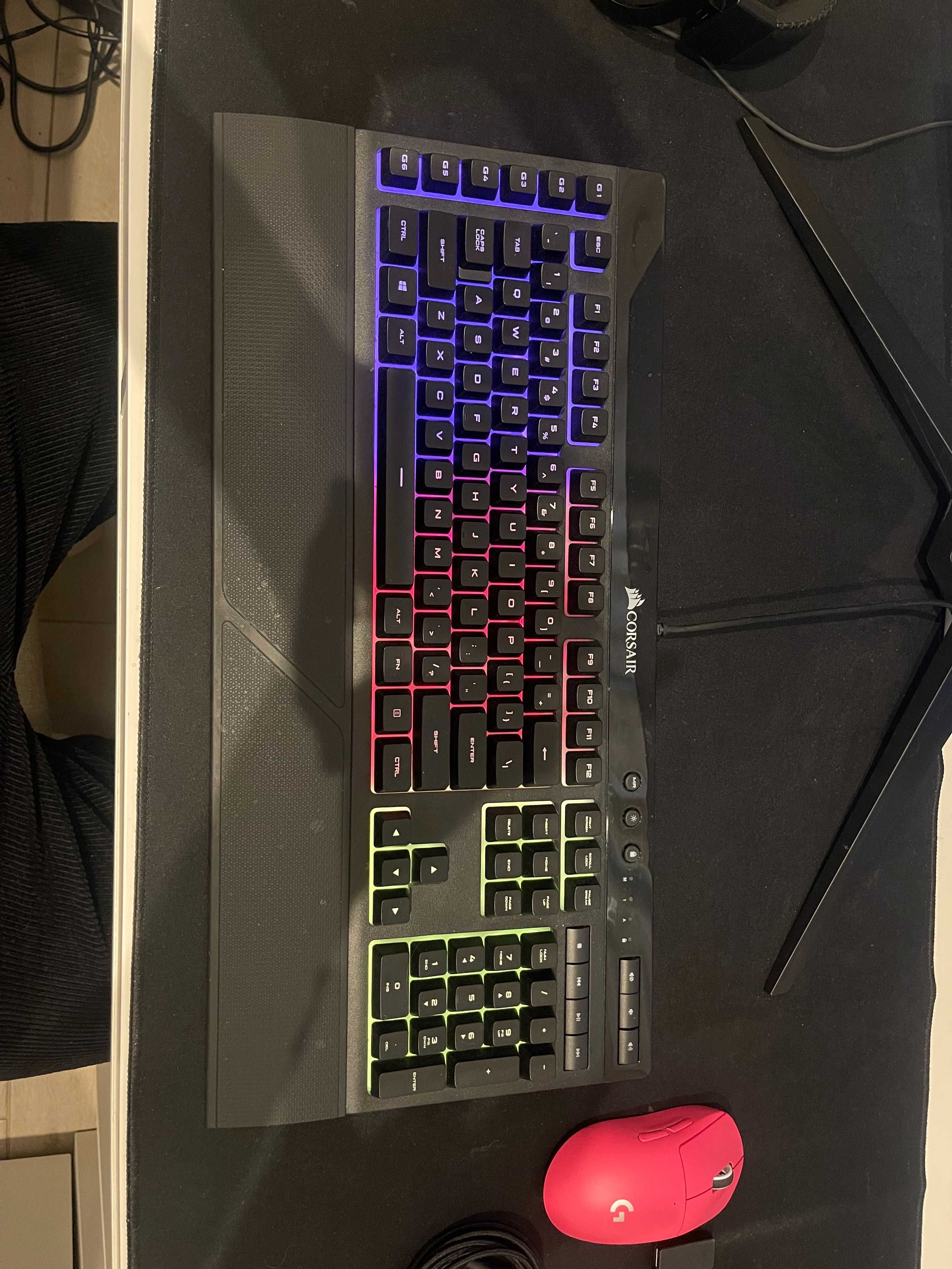 Gaming Monitor pc mouse keyboard mousepad headset 7700xt 7700x 32GB